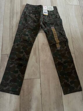 NWT- Levi's size 16 kids Camouflage Cargo Pants - Olive & Dark Green